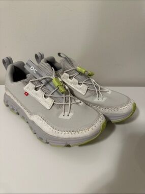 ON Women's Size 6 Cloudaway Ice Glacier Cloudtec Sneakers EUC